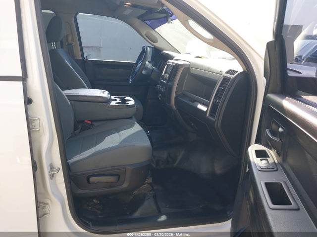 3C6RR7KG1LG144227 RAM 1500 Classic Tradesman 4x4 5&#039;7 Box