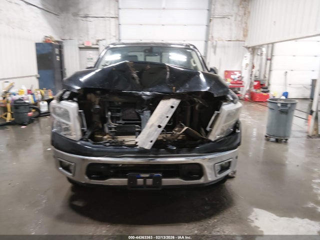 1N6AA1E5XHN571194 Nissan TITAN SV