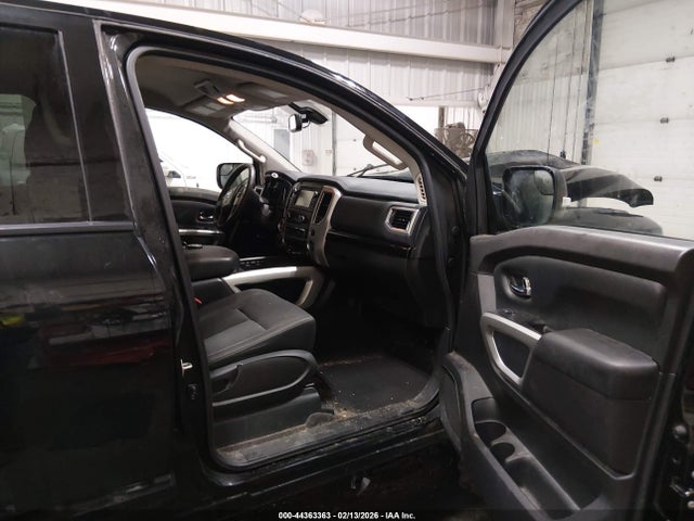 1N6AA1E5XHN571194 Nissan TITAN SV
