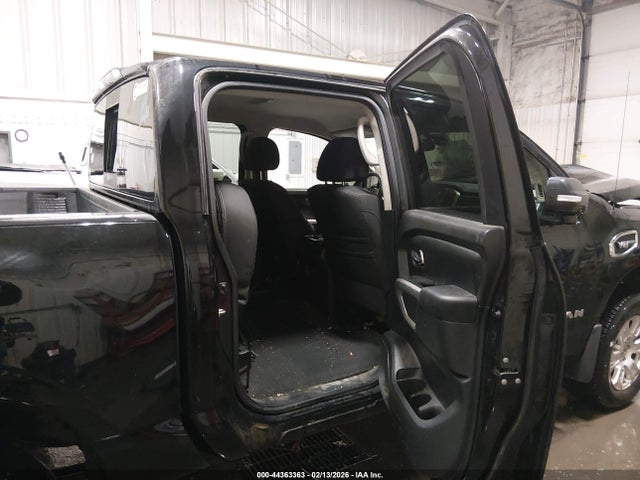 1N6AA1E5XHN571194 Nissan TITAN SV