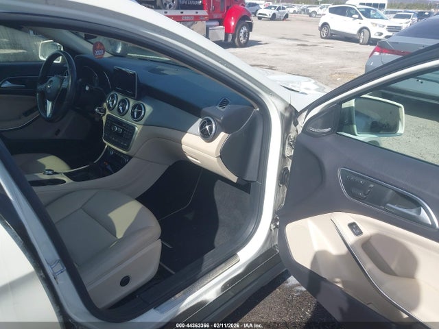 44363366 :رقم المزاد ، WDCTG4GB6FJ036618 vin ، 2015 Mercedes-benz Gla 250 4matic مزاد بيع