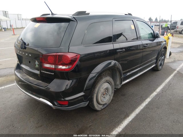 3C4PDDGGXJT387108 Dodge Journey Crossroad Awd