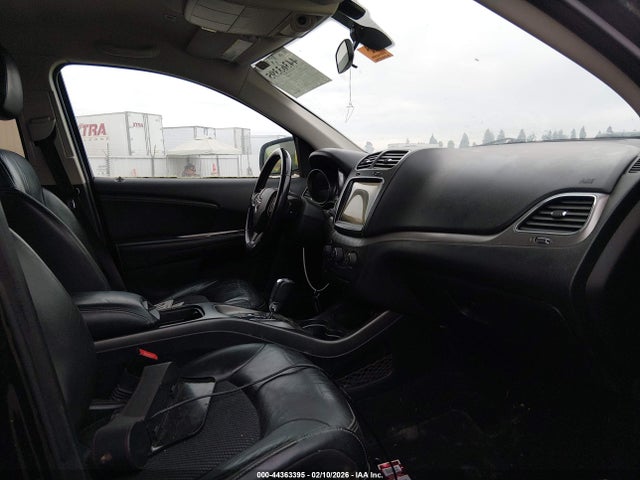 3C4PDDGGXJT387108 Dodge Journey Crossroad Awd