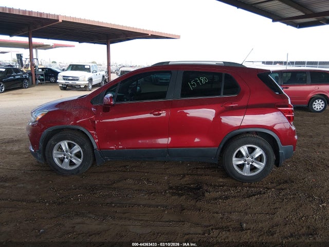 3GNCJLSB9JL274237 Chevrolet Trax Lt
