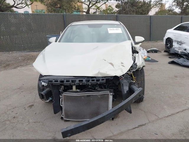 KMHD84LF2HU409067 Hyundai ELANTRA SE