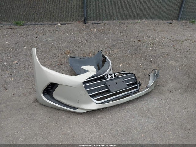 KMHD84LF2HU409067 Hyundai ELANTRA SE