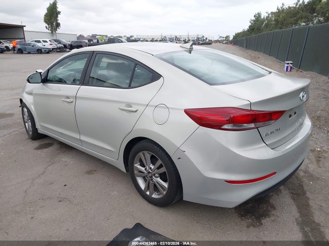 KMHD84LF2HU409067 Hyundai ELANTRA SE