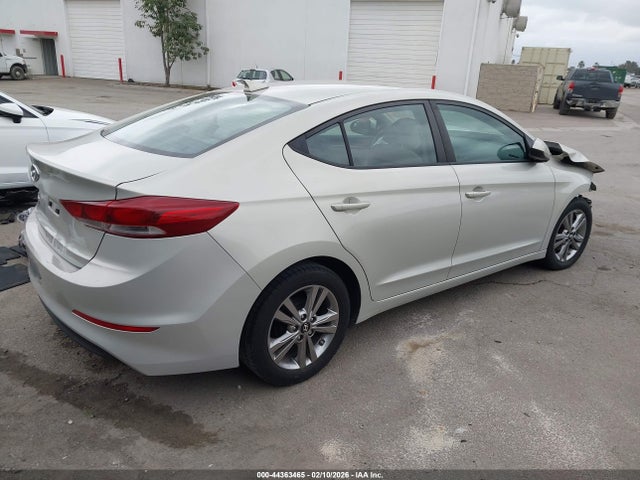 KMHD84LF2HU409067 Hyundai ELANTRA SE
