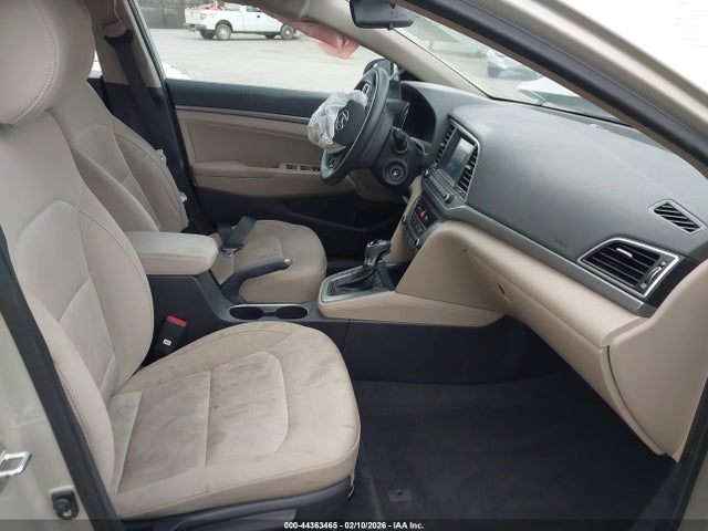 KMHD84LF2HU409067 Hyundai ELANTRA SE