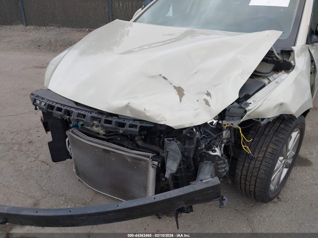 KMHD84LF2HU409067 Hyundai ELANTRA SE