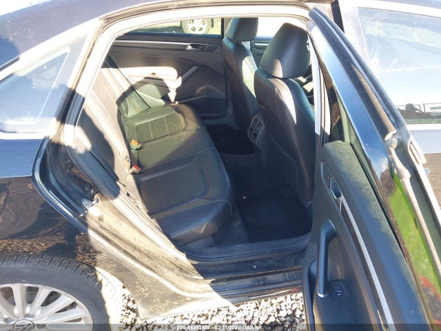 1VWBT7A36GC010037 Volkswagen Passat 1.8t Se