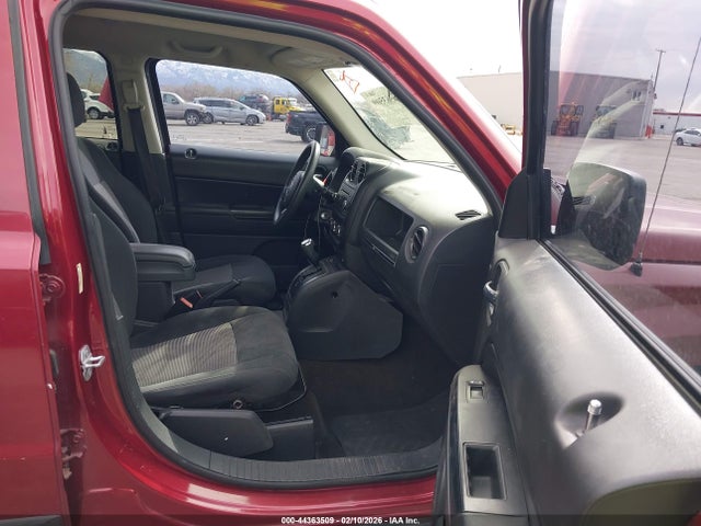 1C4NJPBB8ED905242 Jeep Patriot Sport