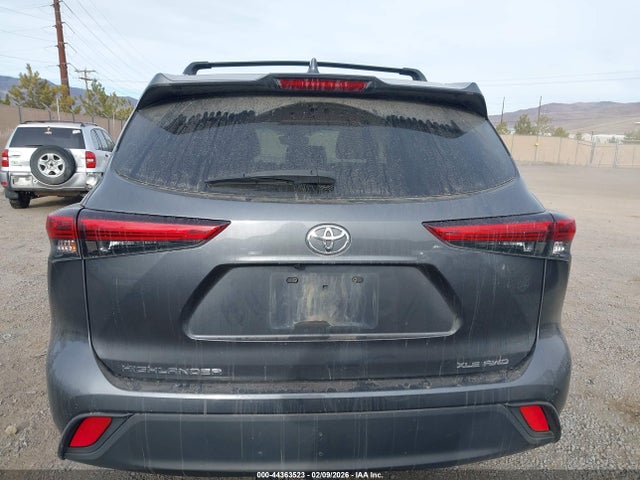5TDHZRBH8MS523155 Toyota Highlander Xle