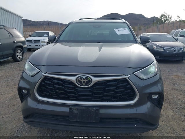 5TDHZRBH8MS523155 Toyota Highlander Xle