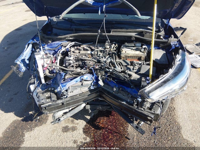 44363526 :رقم المزاد ، 7MUDAABG1RV112899 vin ، 2024 Toyota Corolla Cross Xle مزاد بيع