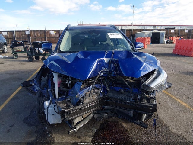 44363526 :رقم المزاد ، 7MUDAABG1RV112899 vin ، 2024 Toyota Corolla Cross Xle مزاد بيع