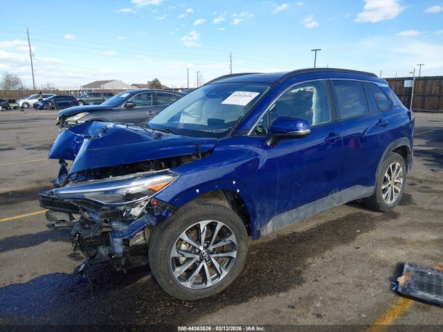 44363526 :رقم المزاد ، 7MUDAABG1RV112899 vin ، 2024 Toyota Corolla Cross Xle مزاد بيع