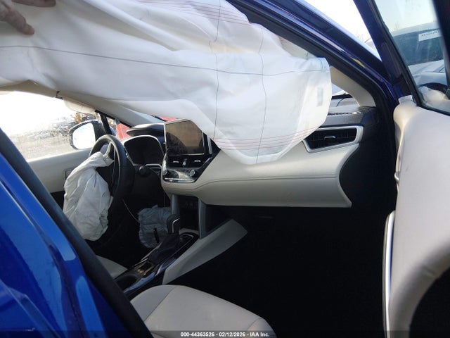 44363526 :رقم المزاد ، 7MUDAABG1RV112899 vin ، 2024 Toyota Corolla Cross Xle مزاد بيع