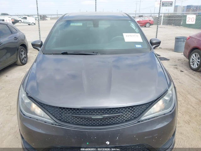 Продажа на аукционе авто 2018 Chrysler Pacifica Touring Plus, vin: 2C4RC1FGXJR357931, номер лота: 44363531