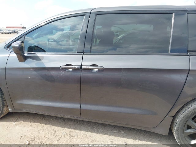 Продажа на аукционе авто 2018 Chrysler Pacifica Touring Plus, vin: 2C4RC1FGXJR357931, номер лота: 44363531