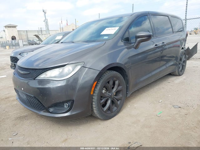 2018 CHRYSLER PACIFICA 2C4RC1FGXJR357931 Photo 1