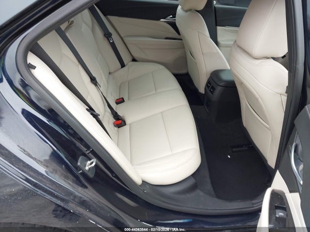 44363544 :رقم المزاد ، 1G6DA5RK1M0115473 vin ، 2021 Cadillac Ct4 Luxury مزاد بيع