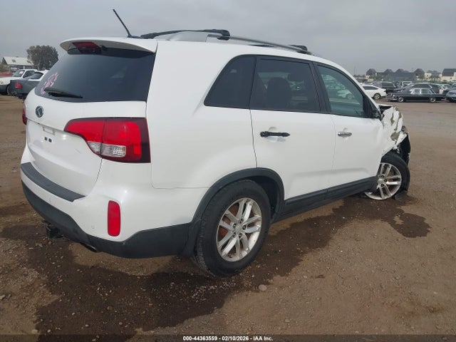 KIA SORENTO LX 2014 5XYKT3A67EG445633 Image 4