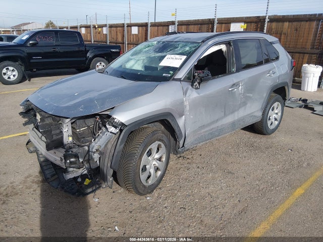 Toyota RAV4 LE 2021 2T3H1RFV4MC122712 Image 2