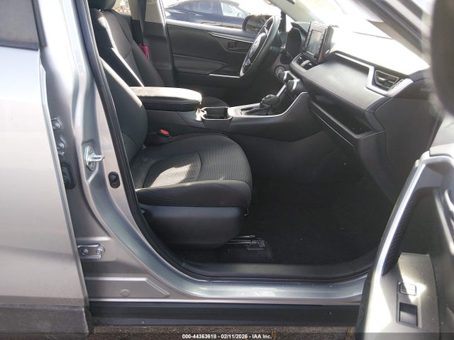 Toyota RAV4 LE 2021 2T3H1RFV4MC122712 Image 5