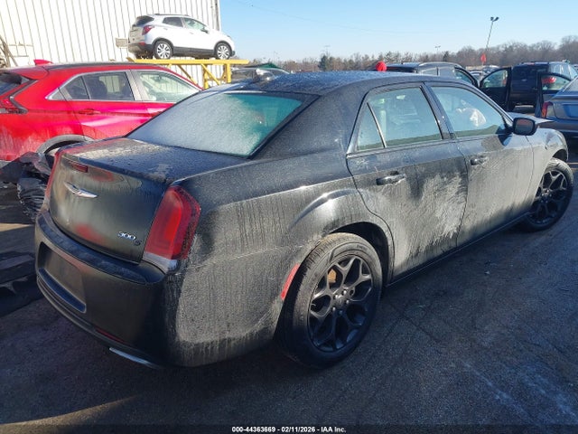 2019 CHRYSLER 300 2C3CCAGG0KH648762 Photo 3