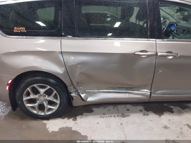 2018 CHRYSLER PACIFICA 2C4RC1GG6JR140357 Photo 5