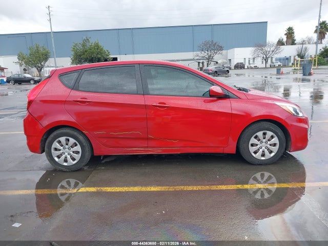 KMHCT5AE1GU261194 Hyundai ACCENT SE