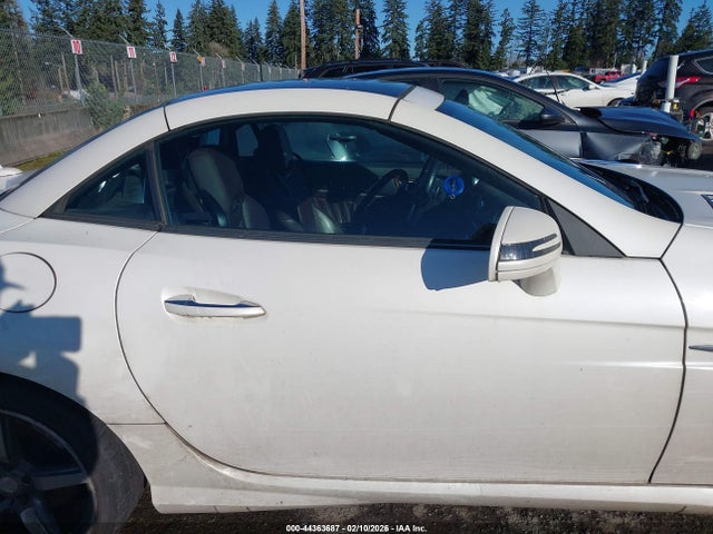 Mercedes-Benz SLK 250 2015 WDDPK4HA2FF106829 Image 13