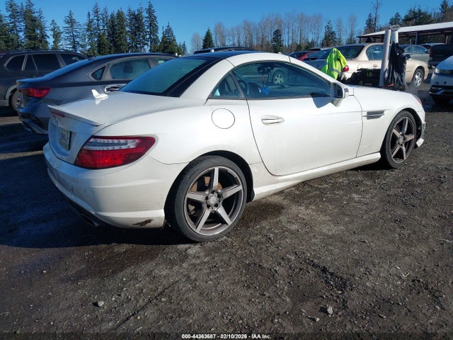 Mercedes-Benz SLK 250 2015 WDDPK4HA2FF106829 Image 4