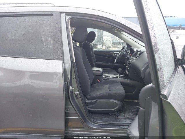 5N1DR2MN7JC610692 Nissan Pathfinder S
