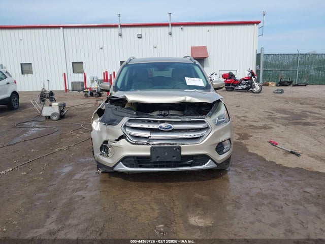 1FMCU9J90HUE95139 Ford Escape Titanium
