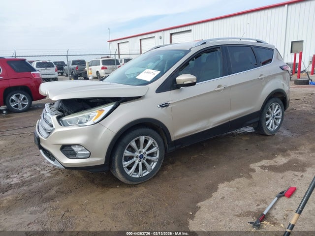 1FMCU9J90HUE95139 Ford Escape Titanium