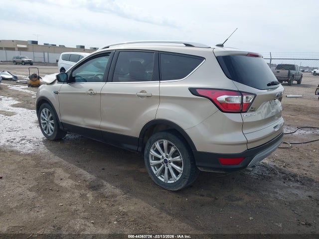 1FMCU9J90HUE95139 Ford Escape Titanium