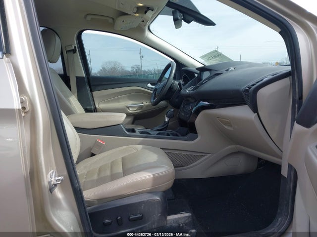 1FMCU9J90HUE95139 Ford Escape Titanium