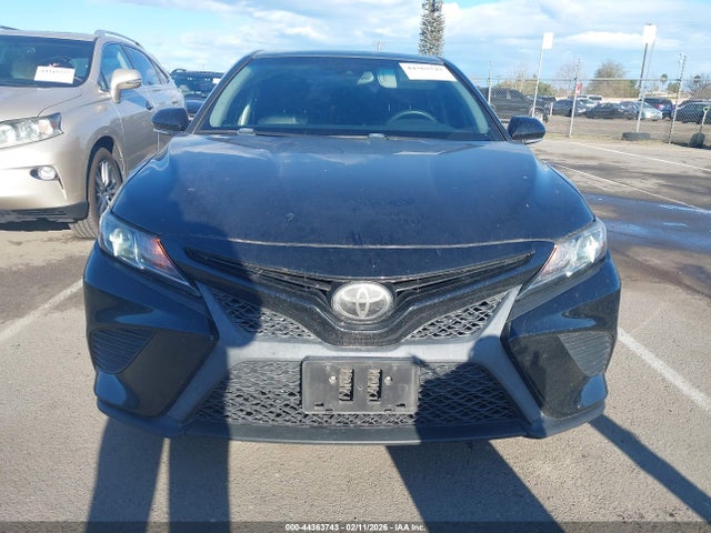 4T1B11HKXJU657590 Toyota CAMRY SE
