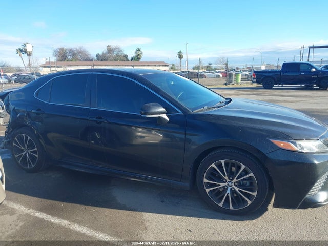 4T1B11HKXJU657590 Toyota CAMRY SE