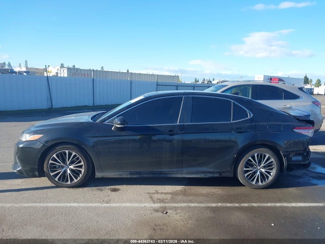 4T1B11HKXJU657590 Toyota CAMRY SE