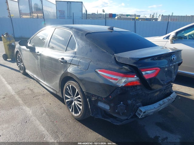 4T1B11HKXJU657590 Toyota CAMRY SE