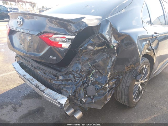 4T1B11HKXJU657590 Toyota CAMRY SE