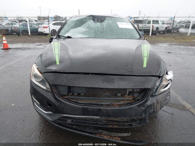 YV126MFM1F2358403 Volvo S60 T5 Platinum