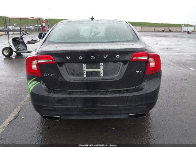 YV126MFM1F2358403 Volvo S60 T5 Platinum