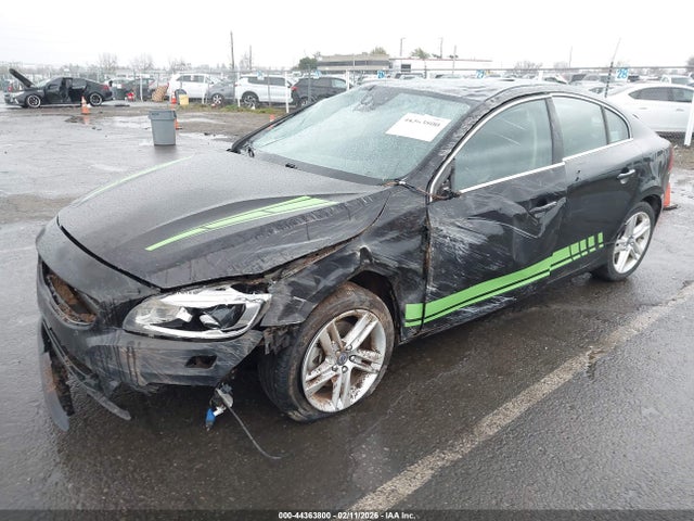 YV126MFM1F2358403 Volvo S60 T5 Platinum