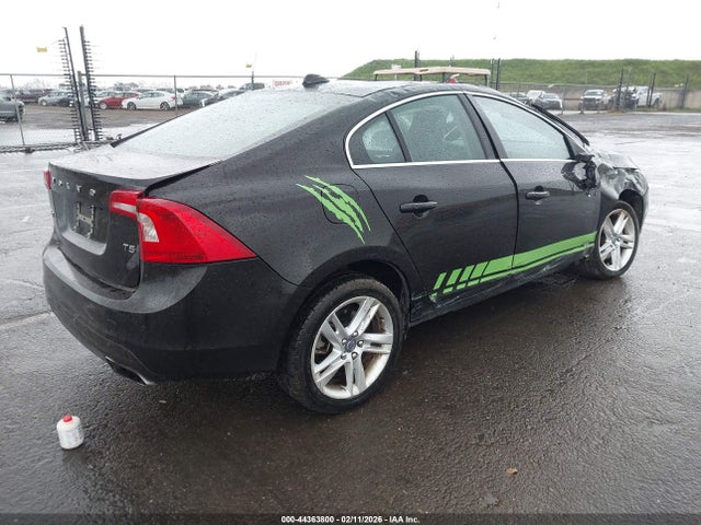 YV126MFM1F2358403 Volvo S60 T5 Platinum