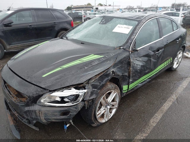 YV126MFM1F2358403 Volvo S60 T5 Platinum