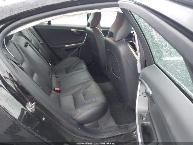 YV126MFM1F2358403 Volvo S60 T5 Platinum
